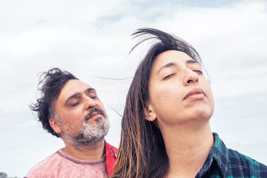 Dois en La Orilla Infinita
