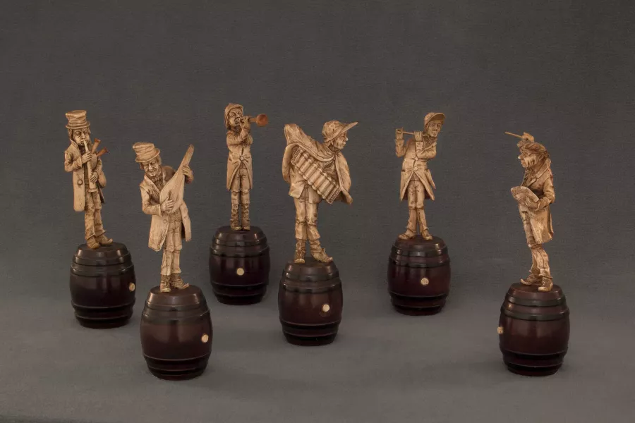 Musicos de marfil del Museo Estevez