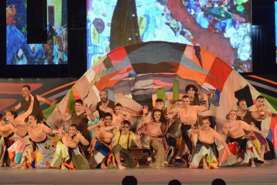 Ballet de la Academia Celeste y Blanco del Sportman Club Social Y deportivo Villa Cañás