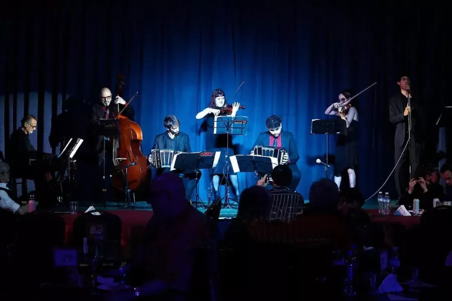 El amarre tango