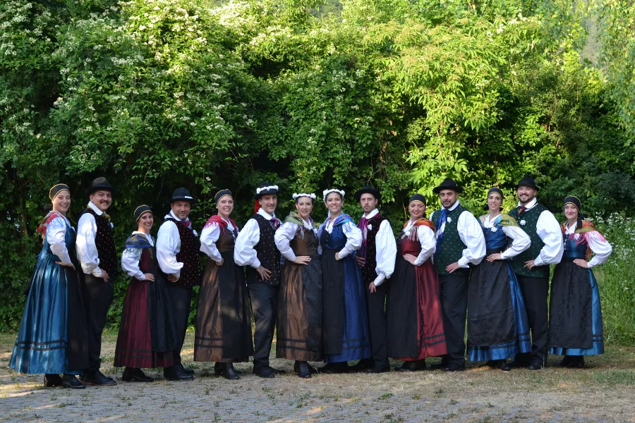 Grupo de baile de la Asociación Eslovena