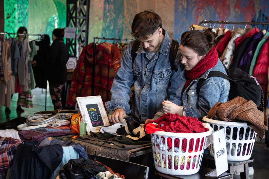 Feria de moda circular en el CEC