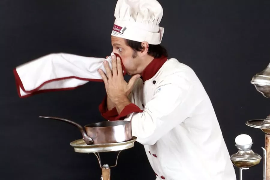 payaso cocinando