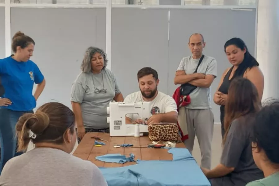 Capacitación en moldería, corte y confección de remeras