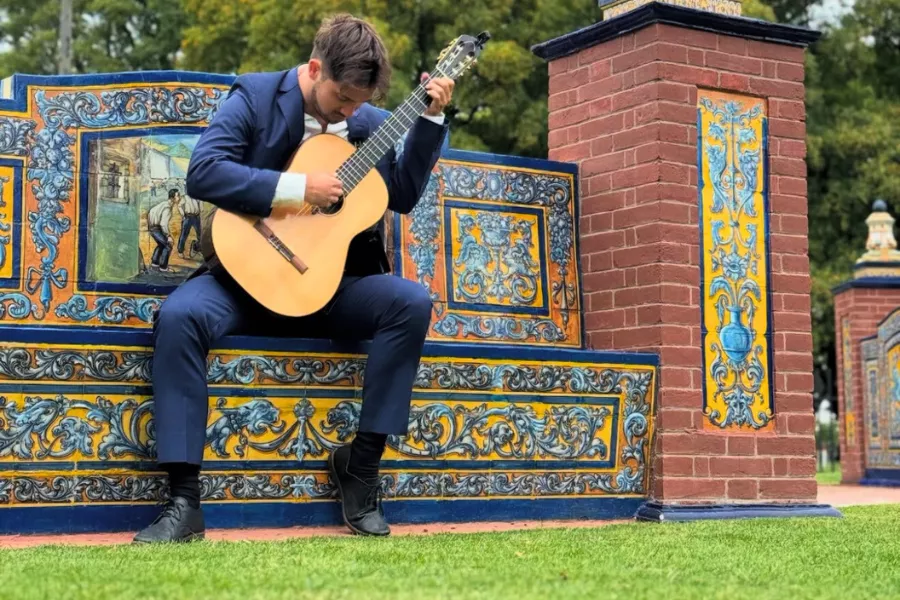 federico y su guitarra sentdos