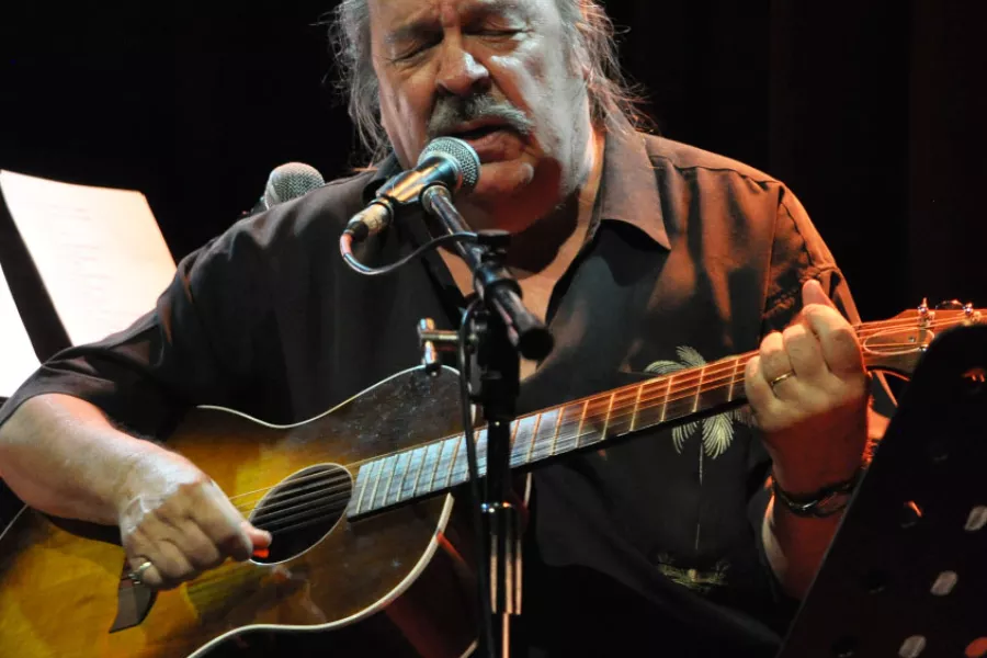Litto Nebbia celebra 50 años de Melopea