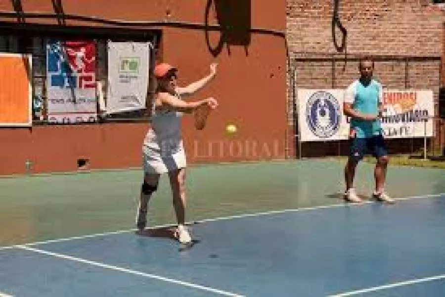 Tenis con paleta