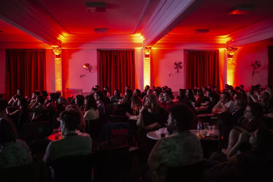 lectura de poesía en Plataforma Lavarden