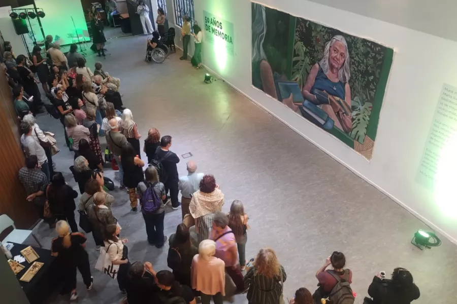 Inauguración del mural, parte del proyecto Presentes, en el hall en planta baja de la Biblioteca Argentina.