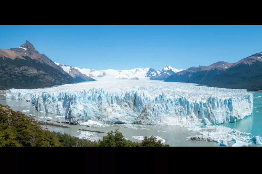 Se observa una imagen de los glaciares.
