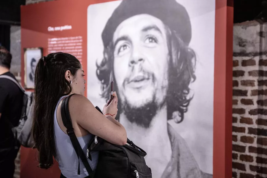 Visita especial mediada a las muestras Che: una poética y La Rosario del Che