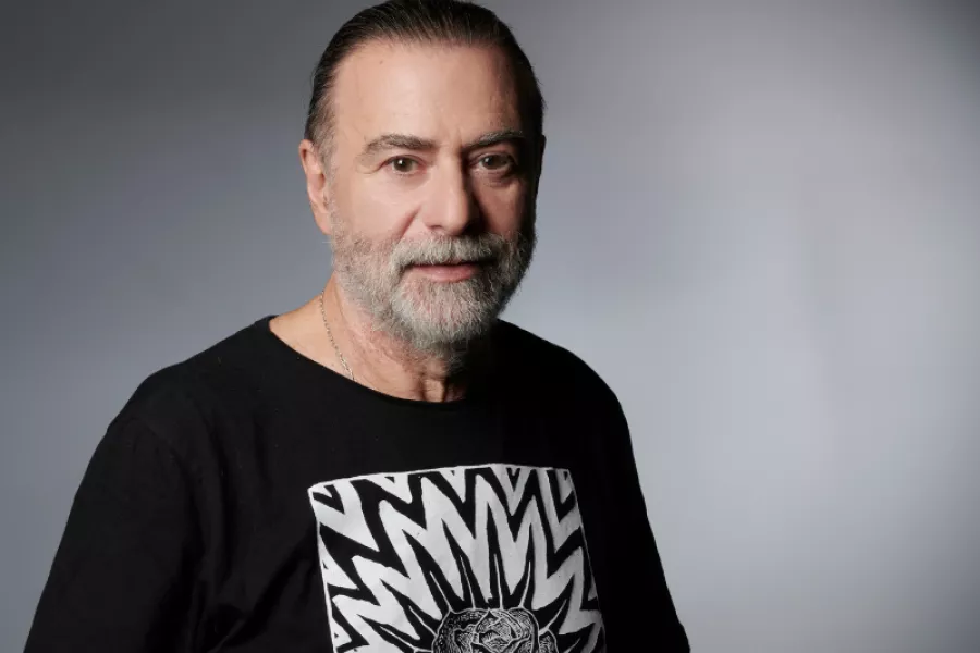 Rey Sietecase presenta Cabrón