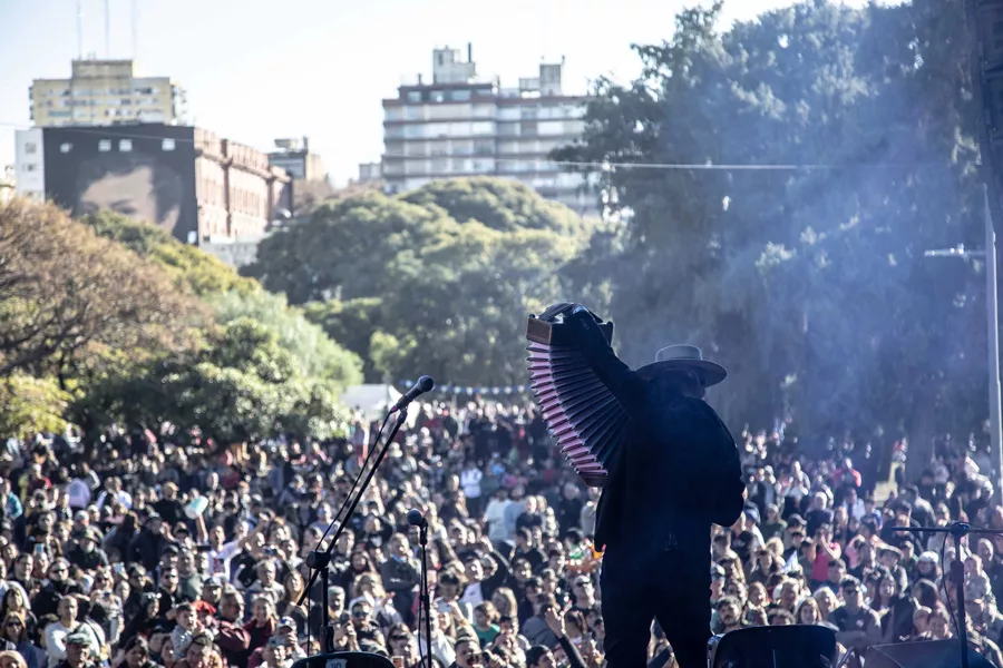 Fiesta popular Día de la Bandera