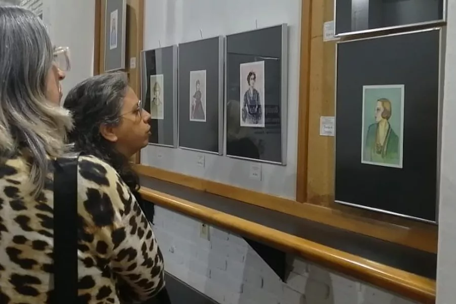 MUJERES ARTISTAS Y VISIBILIDAD: