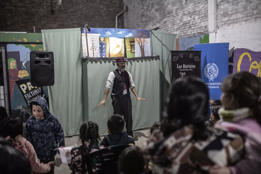 Actor dando un show