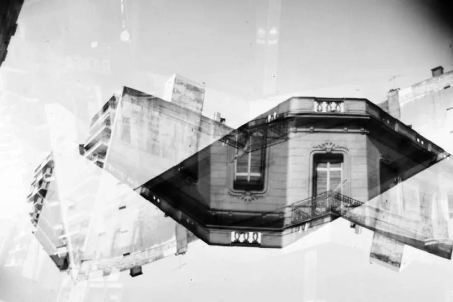 fotografìa estenopeica de un edificio rosarino