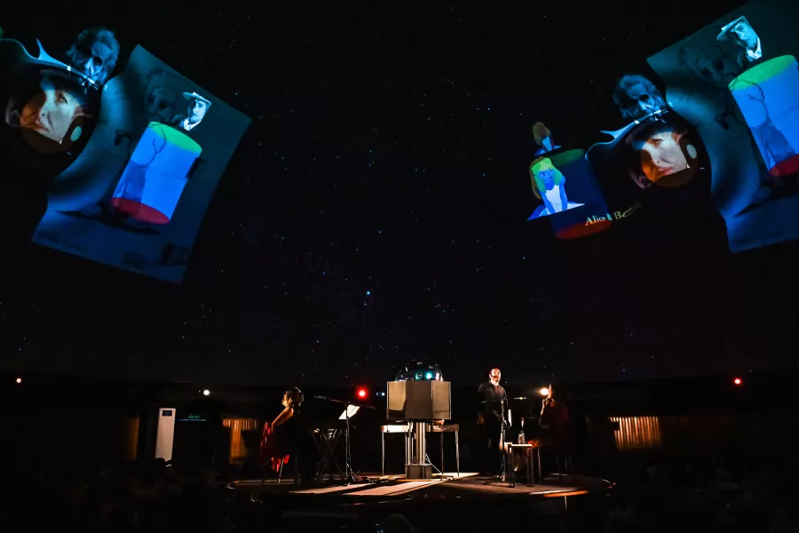 Universo entre canciones   en el Planetario