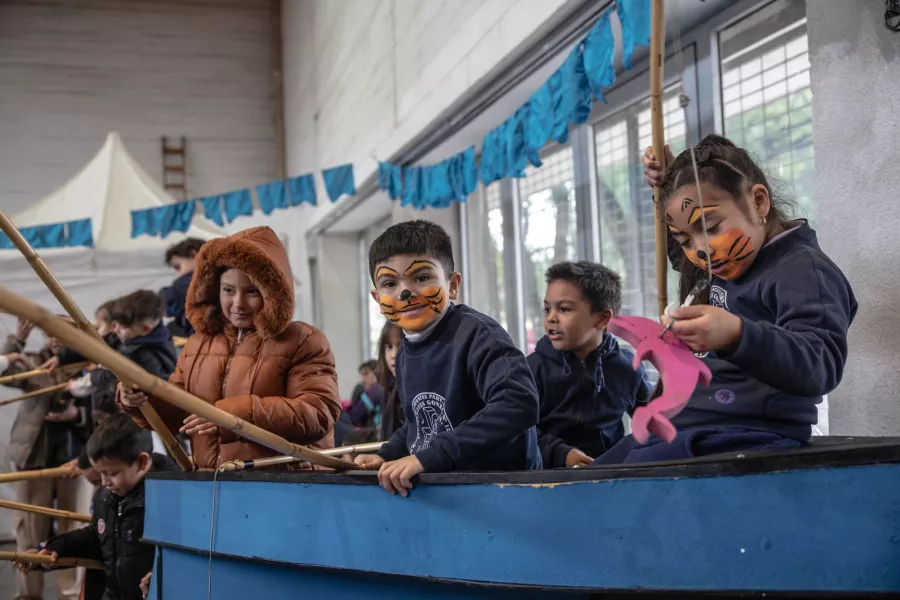 Jardines y escuelas visitan el Distrito