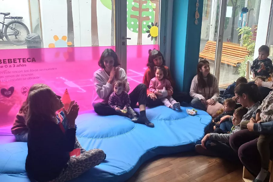Encuentro en la Bebeteca