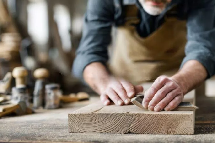 Taller didáctico de carpintería: "De la madera a la mesa"