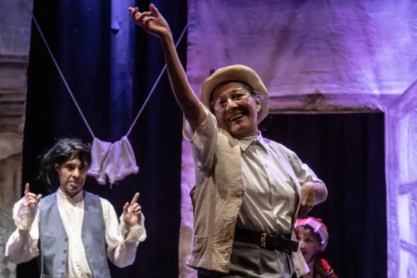 Programa Circuito Interbarrial de Teatro: Los Disfrazados