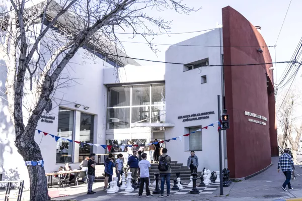 Biblioteca Estrada
