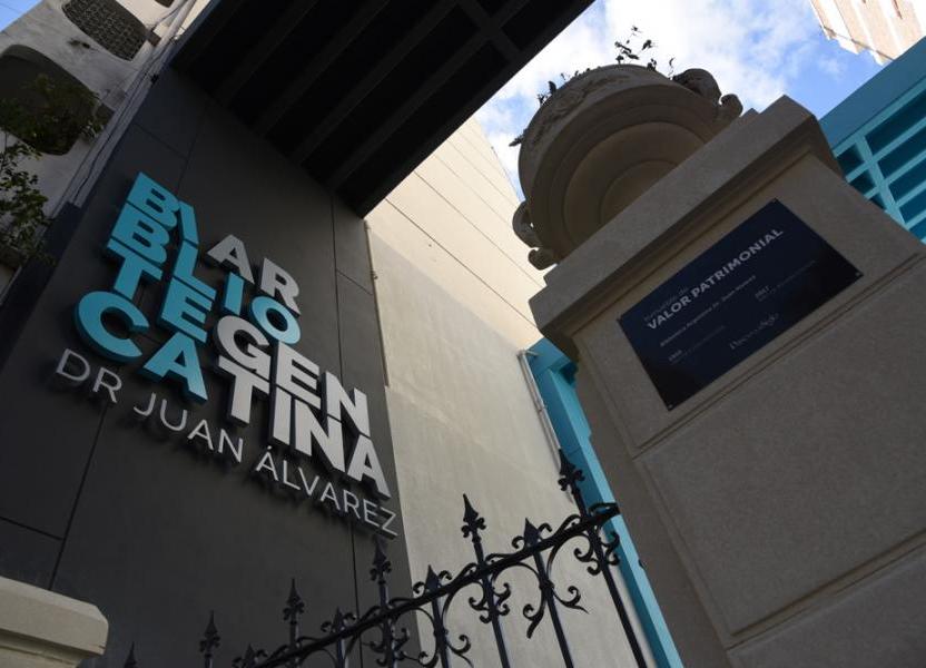 Entrada Biblioteca Argentina Dr. Juan Álvarez