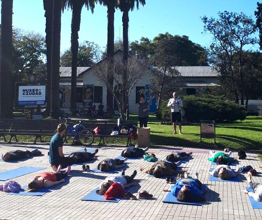 Yoga en el Museo al Paso