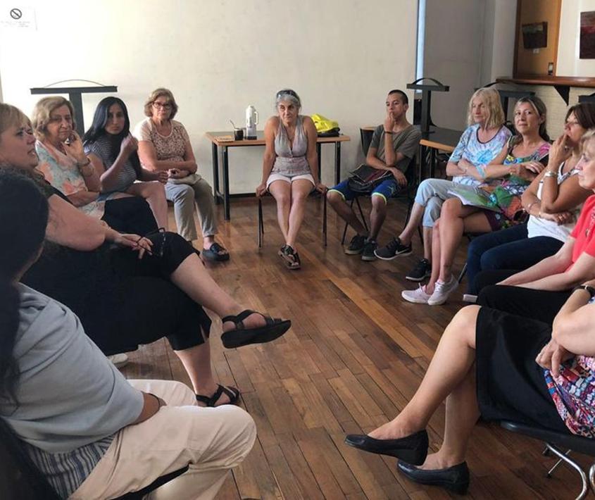 Se muestran los talleres de literatura de la Estrada