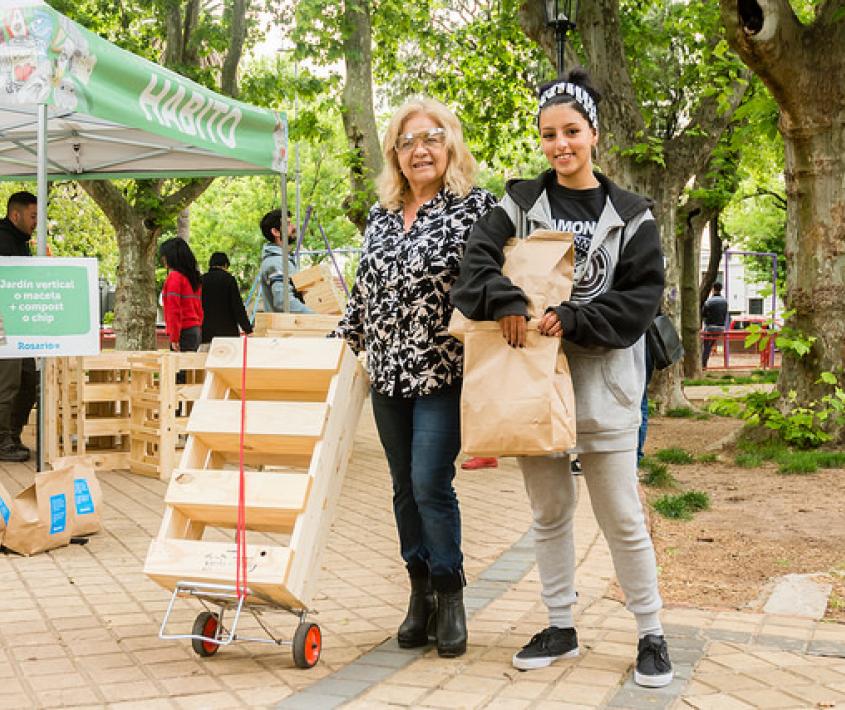 Canje de materiales reciclables en Plaza Libertad
