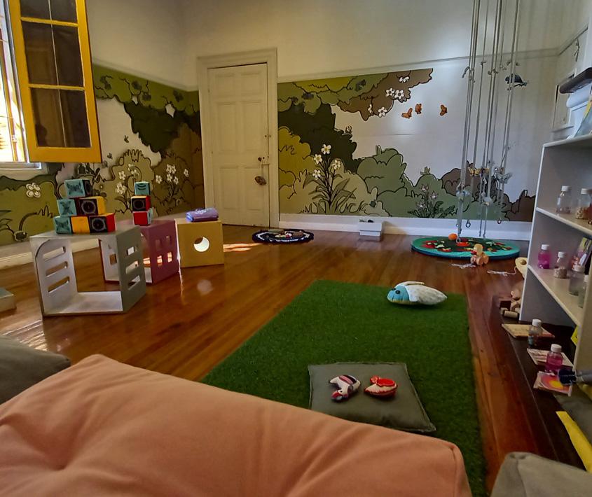 Florecido para mí: una invitación a deambular entre yuyitos y mariposas