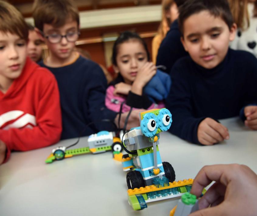 Clase abierta de Robótica Educativa y feria de tecnología