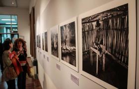 Exposición Cultura y Resistencia. Memorias del pasado reciente de Guatemala, Perú, El Salvador y Nicaragua muestra fotográfica de Jonathan Moller.